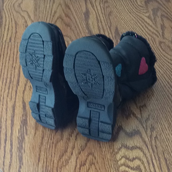 Little girl like brand new snow boot - Picture 7 of 8